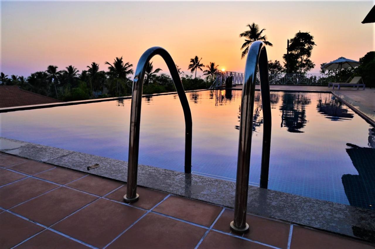 טריואנדרום Aadisaktthi Leisure Resort, Kovalam מראה חיצוני תמונה
