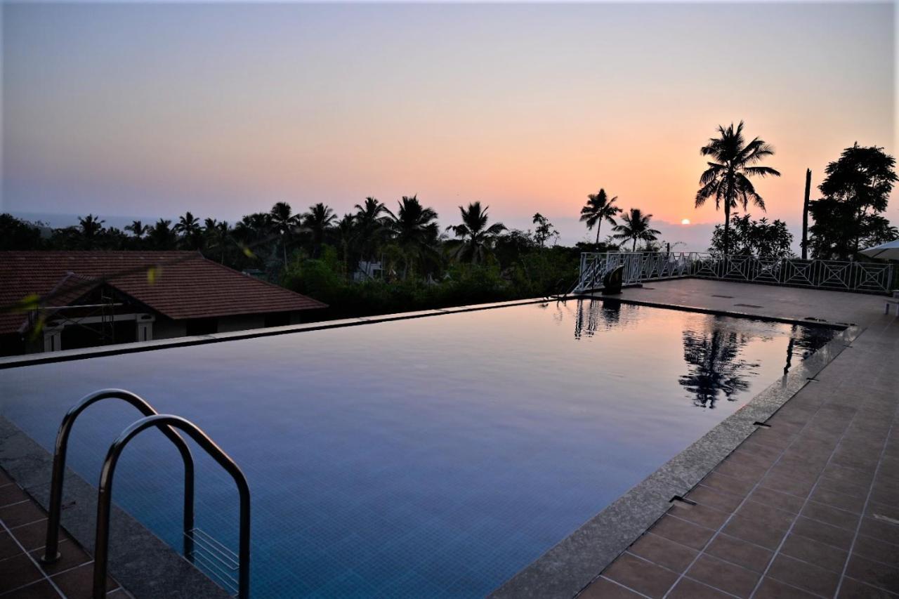 טריואנדרום Aadisaktthi Leisure Resort, Kovalam מראה חיצוני תמונה