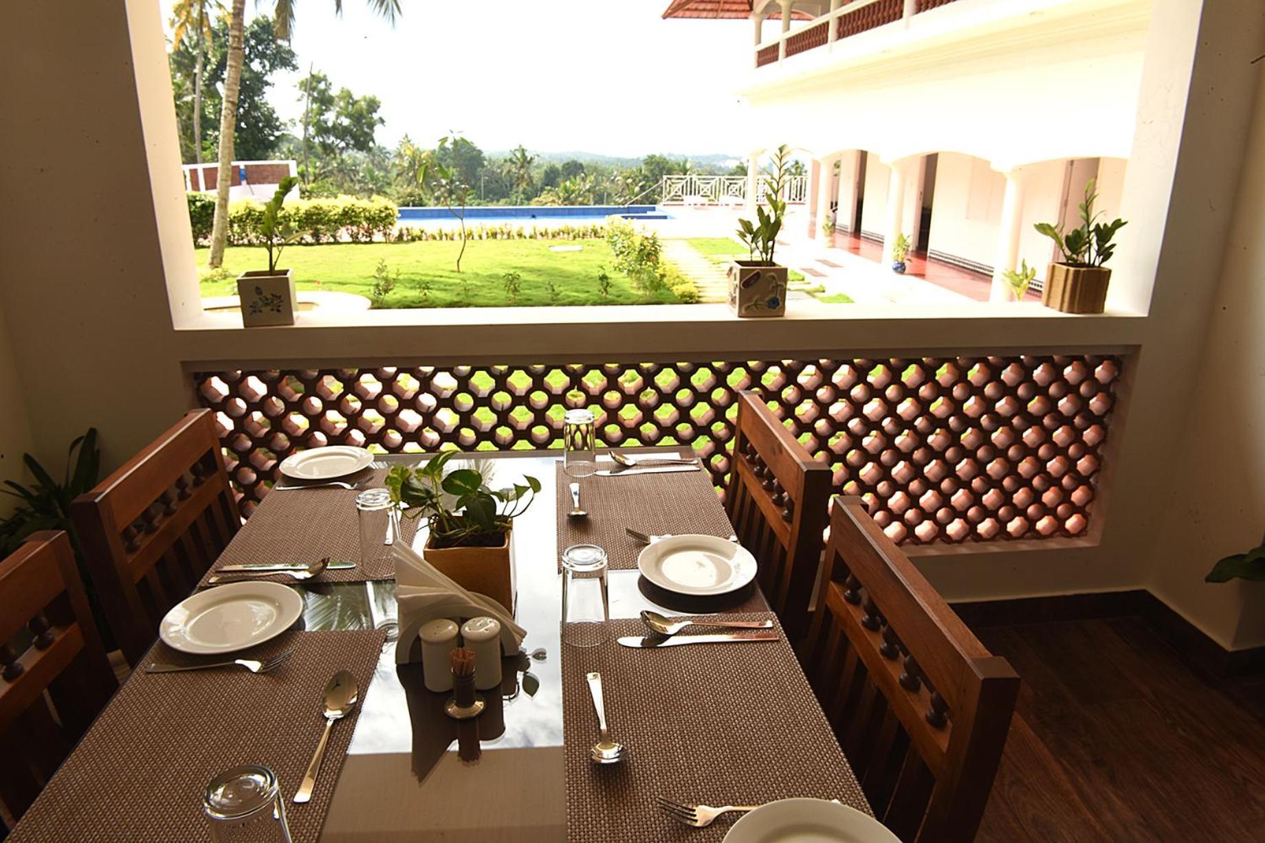 טריואנדרום Aadisaktthi Leisure Resort, Kovalam מראה חיצוני תמונה