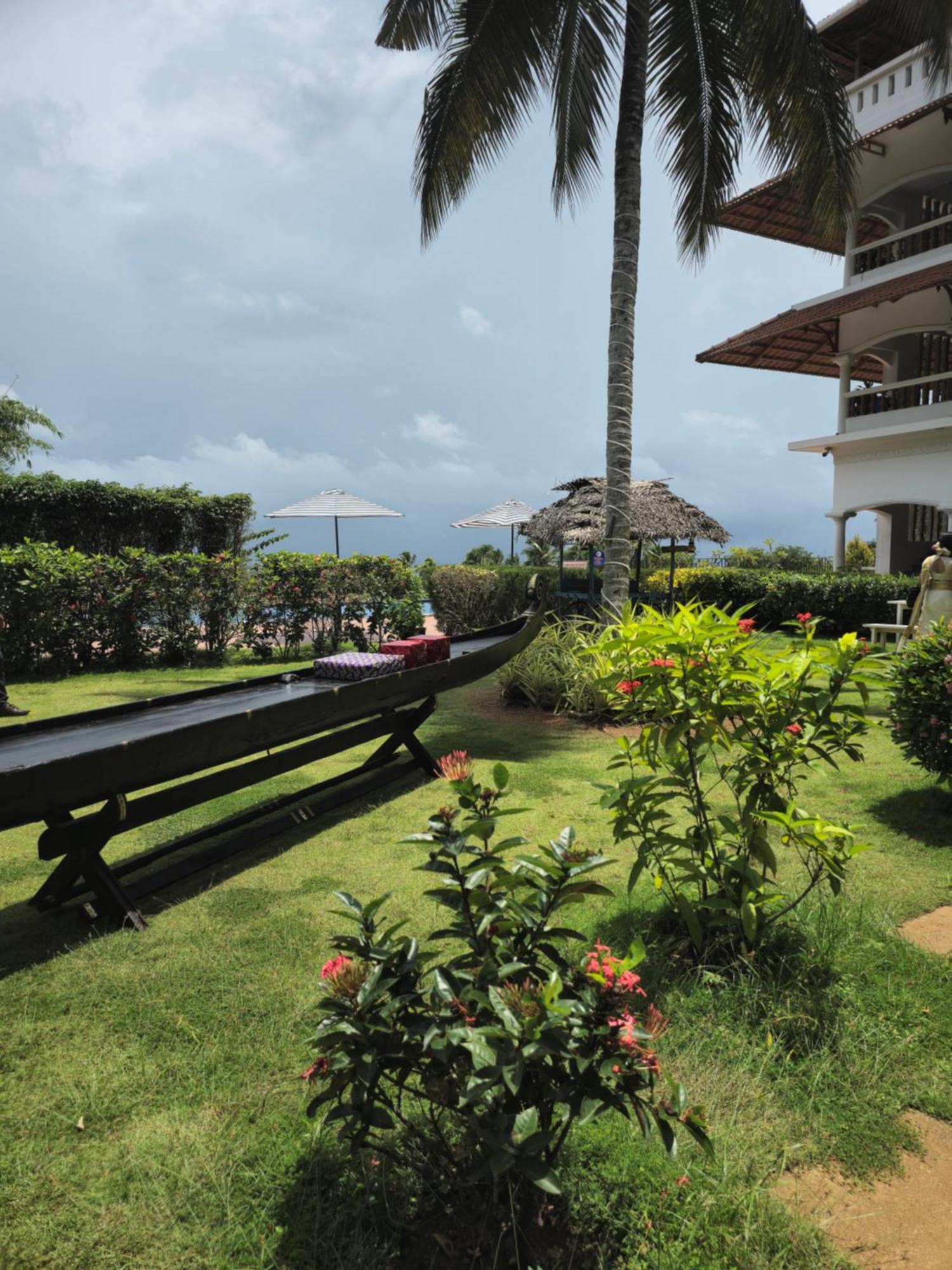 טריואנדרום Aadisaktthi Leisure Resort, Kovalam מראה חיצוני תמונה