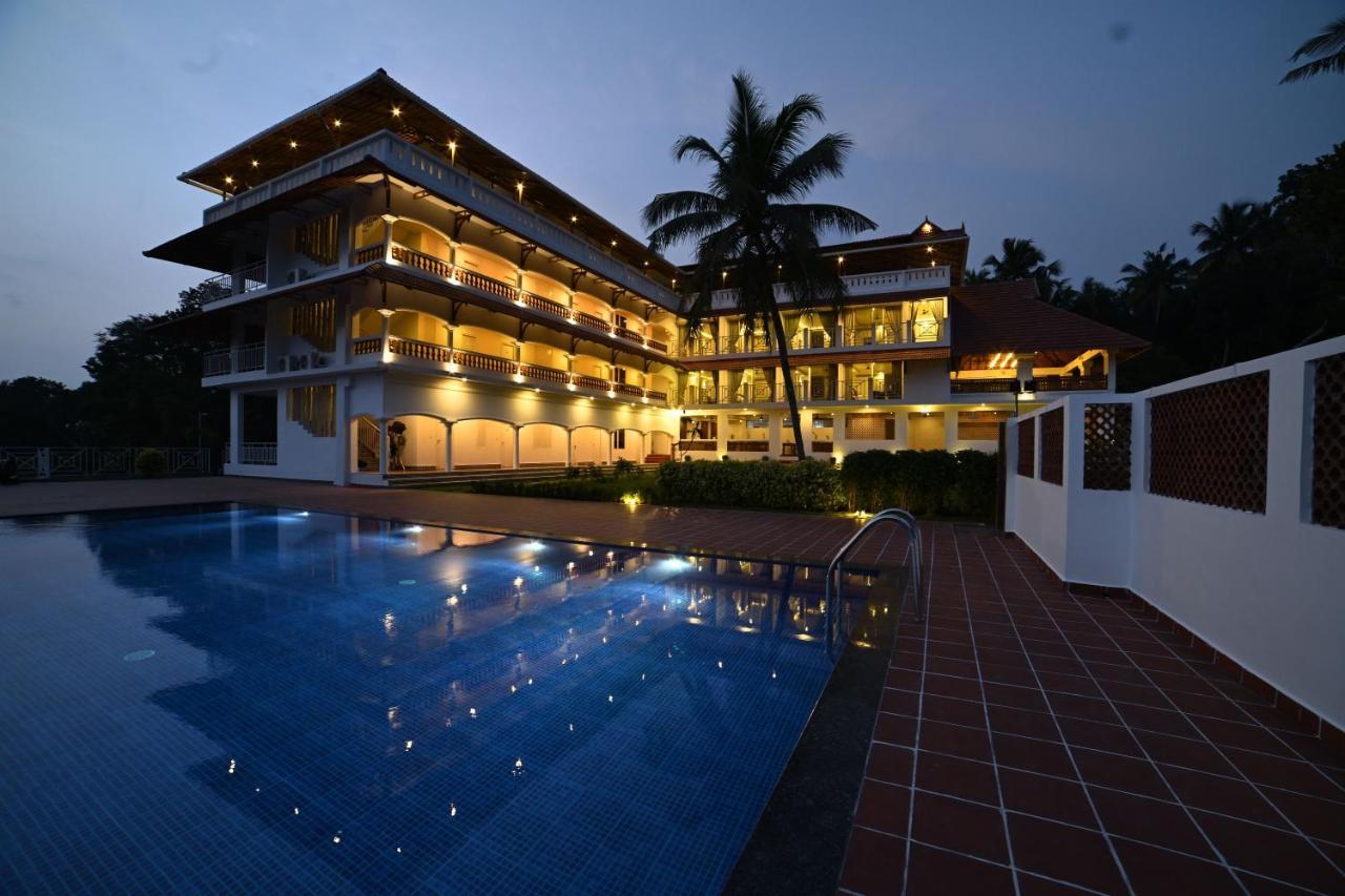 טריואנדרום Aadisaktthi Leisure Resort, Kovalam מראה חיצוני תמונה
